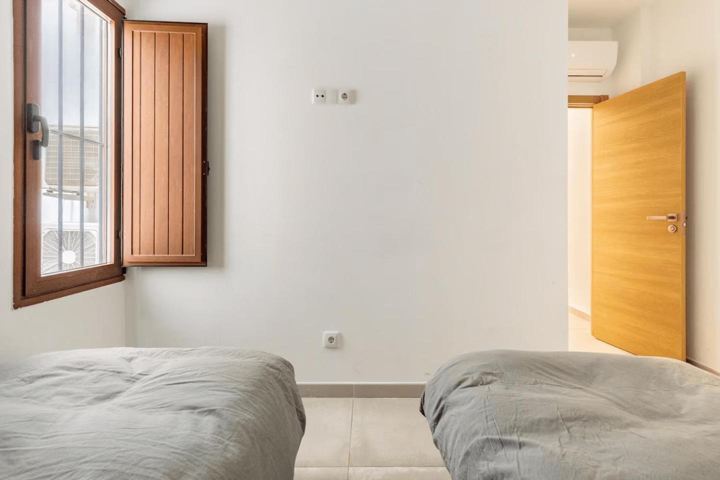 Vivienda Junto A Ruzafa - 12 Pax Y Mas Lejlighed Valencia Eksteriør billede